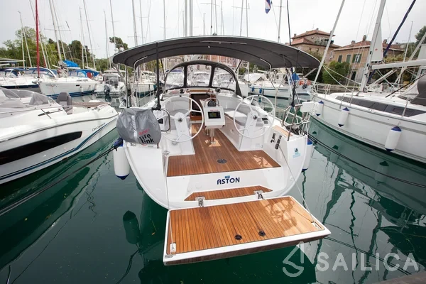 Bavaria Cruiser 34 Style - Yacht Charter Sailica