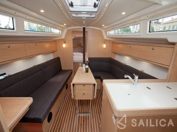 Bavaria Cruiser 34 Style - Yacht Charter Sailica