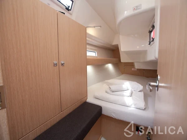 Bavaria Cruiser 34 Style - Yacht Charter Sailica