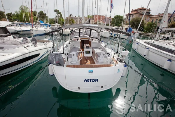 Bavaria Cruiser 34 Style - Yacht Charter Sailica
