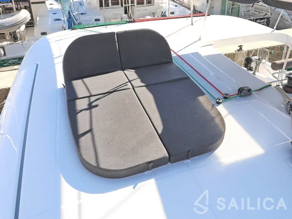 Lagoon 42 - Yacht Charter Sailica
