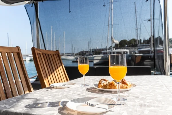 Lagoon 50 - Yacht Charter Sailica