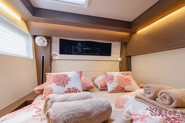 Lagoon 50 - Yacht Charter Sailica