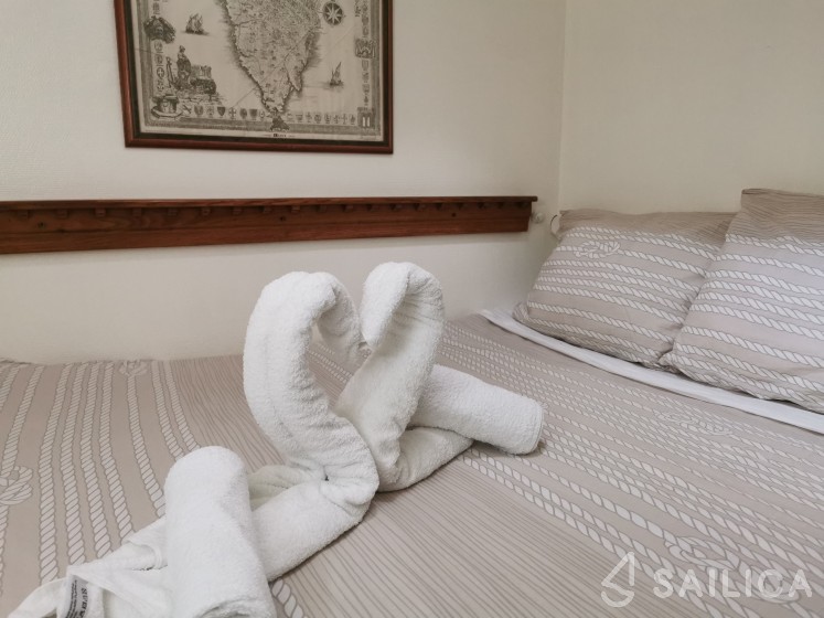 Fleur de Lys - Yacht Charter Sailica