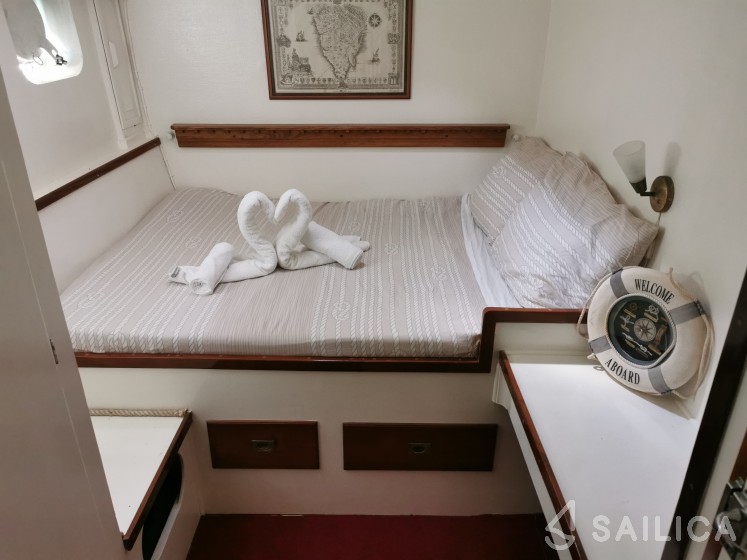Fleur de Lys - Yacht Charter Sailica