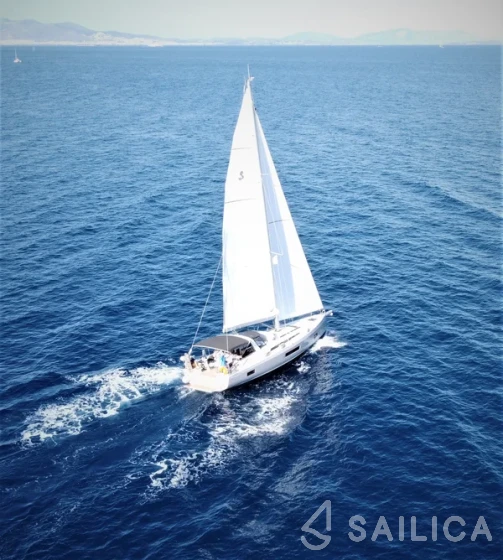 Oceanis 51.1 - Yacht Charter Sailica
