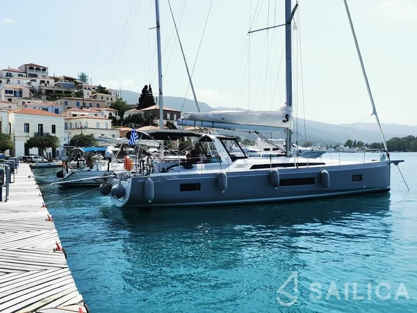 Oceanis 51.1 - Yacht Charter Sailica