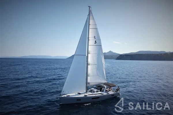 Oceanis 51.1 - Yacht Charter Sailica