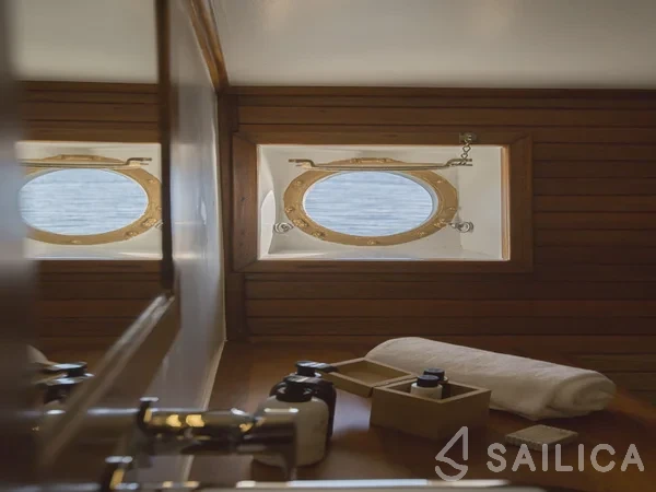 Gulet - Yacht Charter Sailica