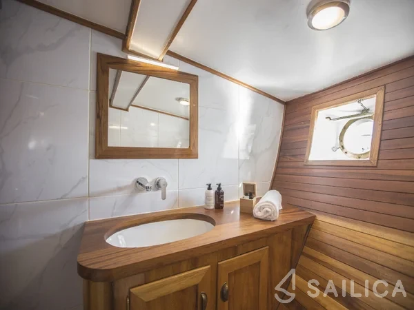 Gulet - Yacht Charter Sailica