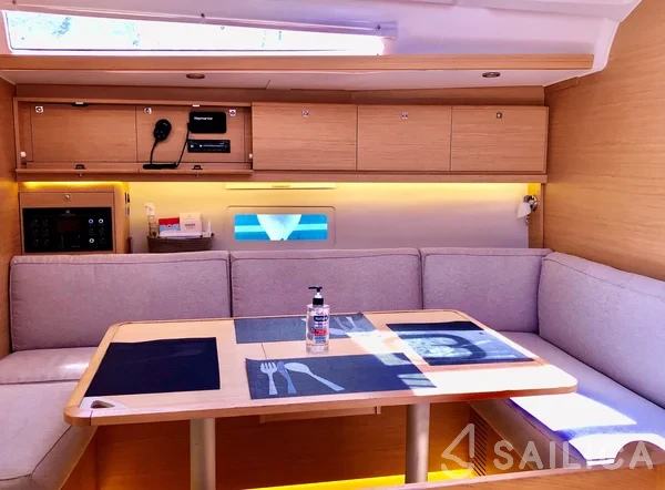 Dufour 430 Grand Large - Yacht Charter Sailica