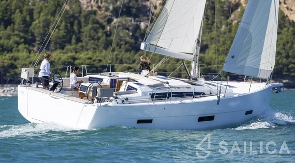 Dufour 430 Grand Large - Yacht Charter Sailica
