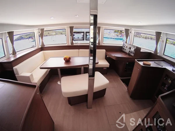 Lagoon 42 - Photo #20 Lagoon 42 - Yacht Charter Sailica
