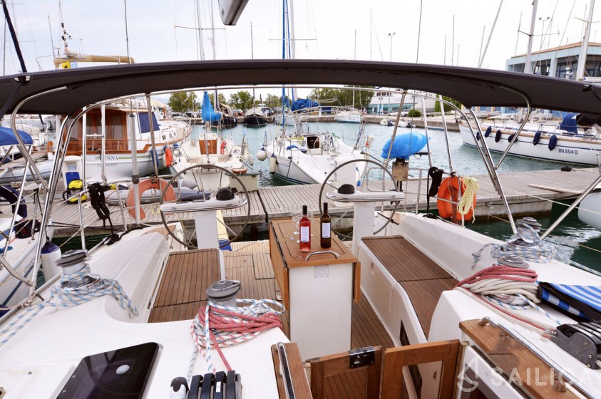 Bavaria 45 Cruiser - Yacht Charter Sailica