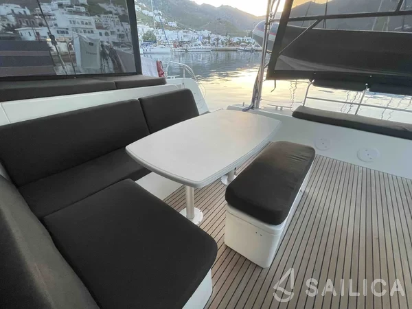 Lagoon 42 - Yacht Charter Sailica