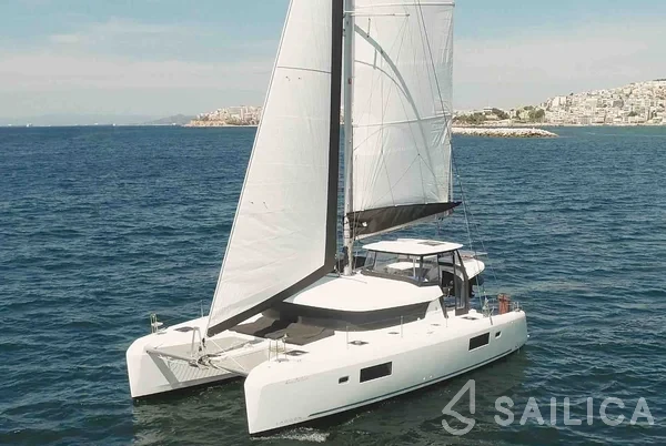 Lagoon 42 - Yacht Charter Sailica