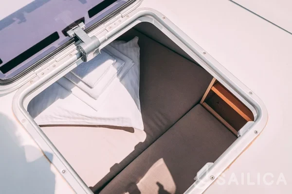 Lagoon 400 S2 - Yacht Charter Sailica