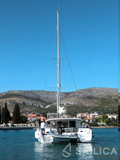 Lagoon 400 S2 - Yacht Charter Sailica