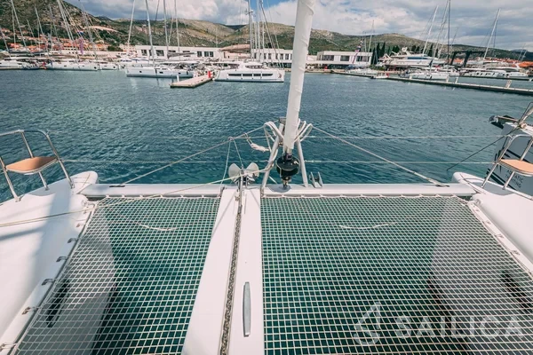 Lagoon 400 S2 - Yacht Charter Sailica