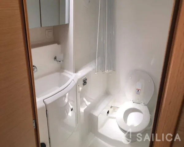 Lagoon 400 S2 - Yacht Charter Sailica