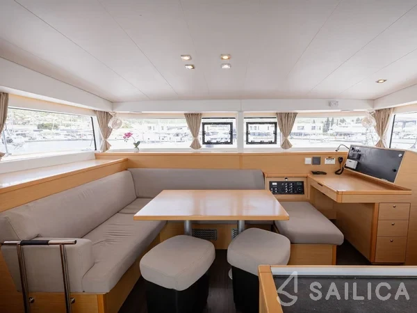 Lagoon 400 S2 - Yacht Charter Sailica