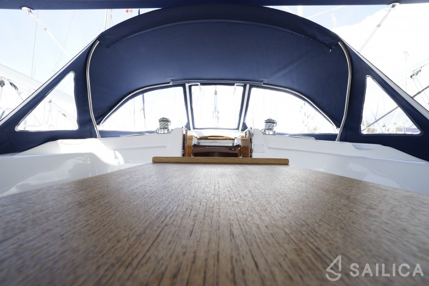 Bavaria 43 Cruiser - Yacht Charter Sailica