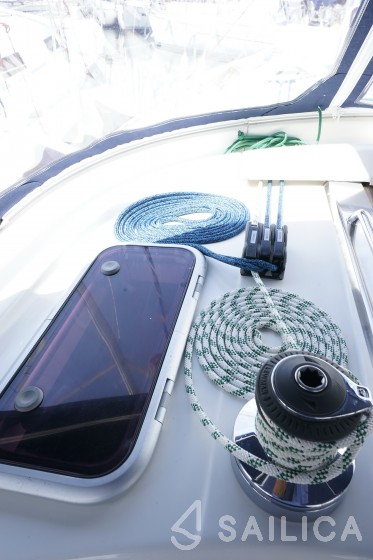 Bavaria 43 Cruiser - Yacht Charter Sailica
