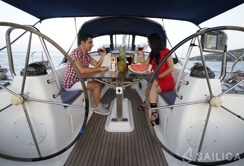 Bavaria 43 Cruiser - Yacht Charter Sailica
