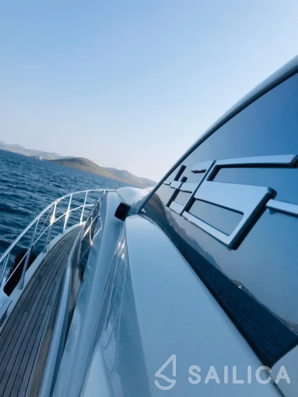 Azimut 43 - Yacht Charter Sailica