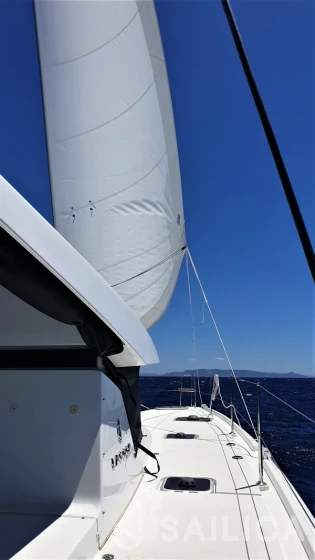 Lagoon 42 - Yacht Charter Sailica