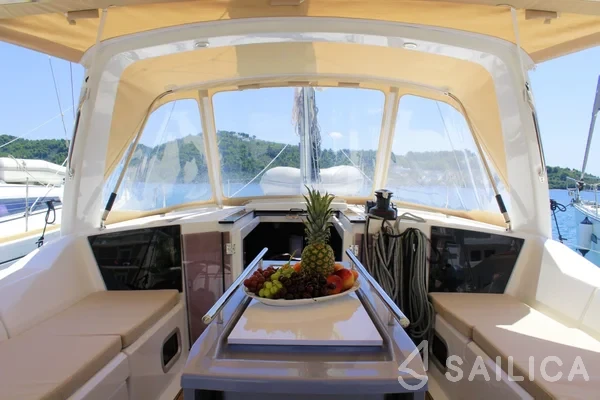 Oceanis 41.1 - Yacht Charter Sailica