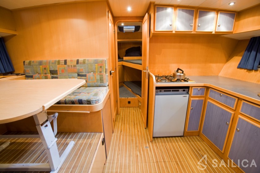 De Drait Renal 45 - Yacht Charter Sailica