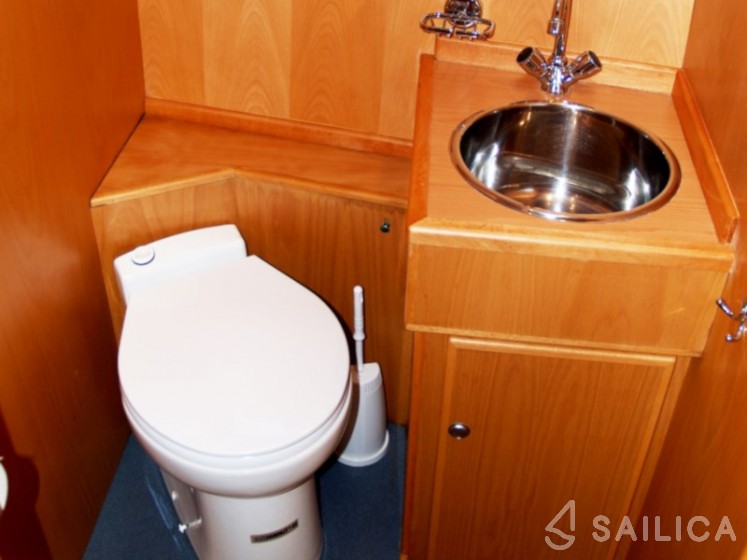 De Drait Renal 45 - Yacht Charter Sailica