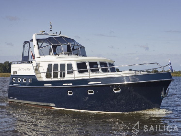 De Drait Classicline 1300 - Yacht Charter Sailica