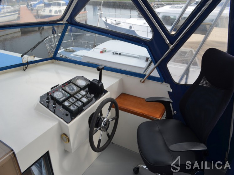 De Drait Safari Houseboat 1050 - Yacht Charter Sailica