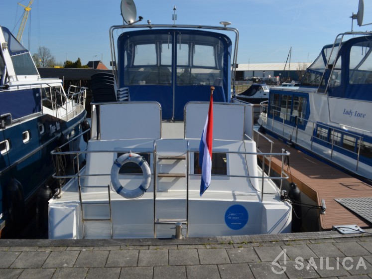 De Drait Safari Houseboat 1050 - Yacht Charter Sailica