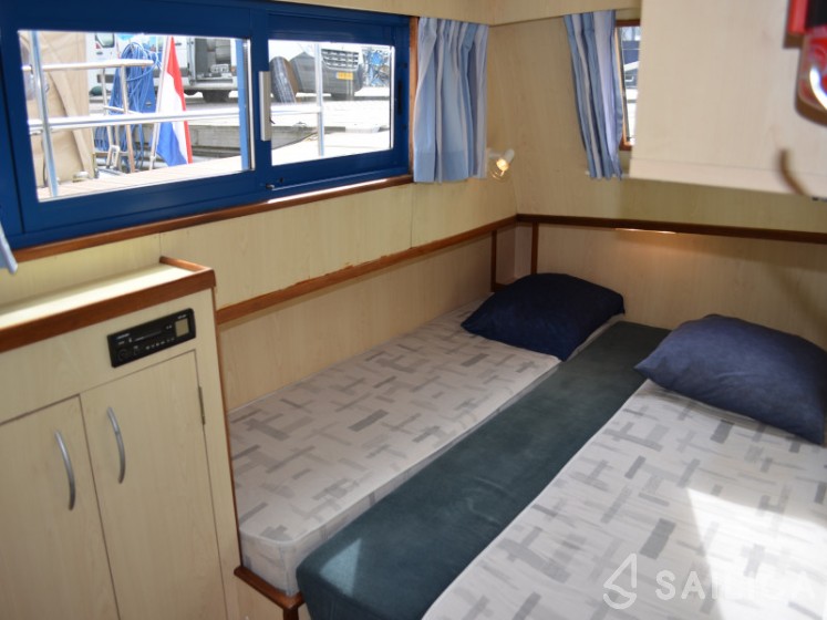De Drait Safari Houseboat 1050 - Yacht Charter Sailica