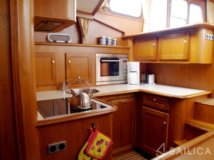 De Drait Classicline 1300 - Yacht Charter Sailica
