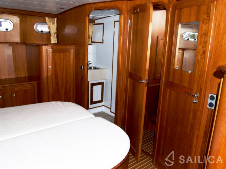 De Drait Classicline 1300 - Yacht Charter Sailica