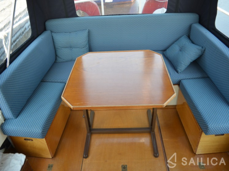 De Drait Doerak 850 OK - Yacht Charter Sailica