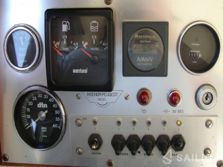 De Drait Doerak 850 OK - Yacht Charter Sailica