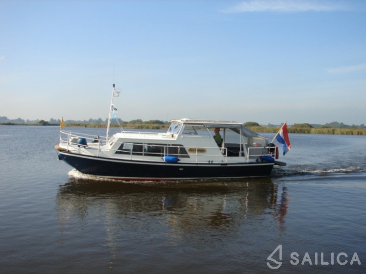 De Drait Doerak 850 OK - Yacht Charter Sailica