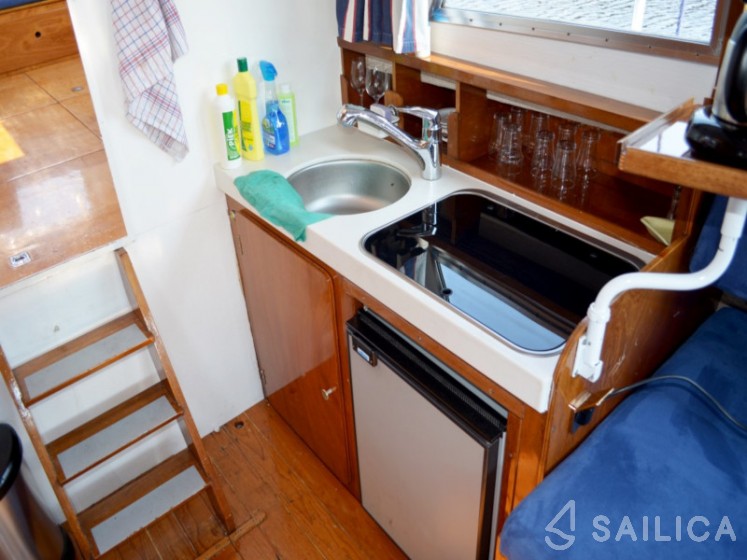 De Drait Doerak 850 OK - Yacht Charter Sailica