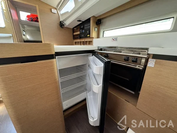 Sun Odyssey 440 - Yacht Charter Sailica