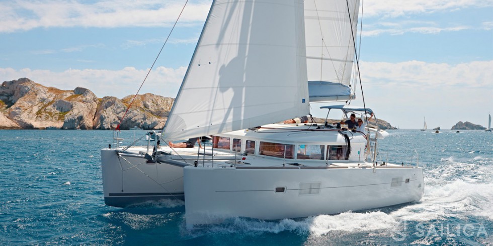 Lagoon 400 S2 - Yacht Charter Sailica