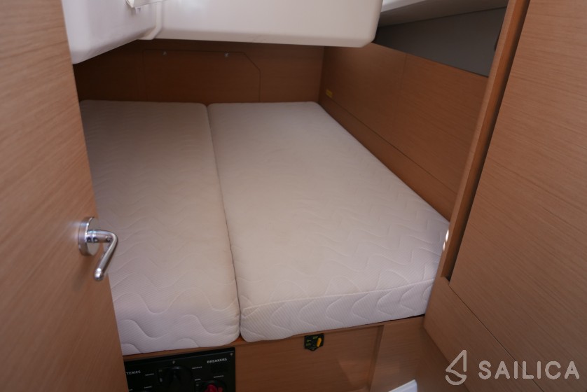 Sun Odyssey 440 - Yacht Charter Sailica