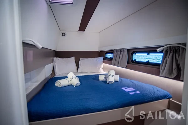 Bali 4.1 - Yacht Charter Sailica
