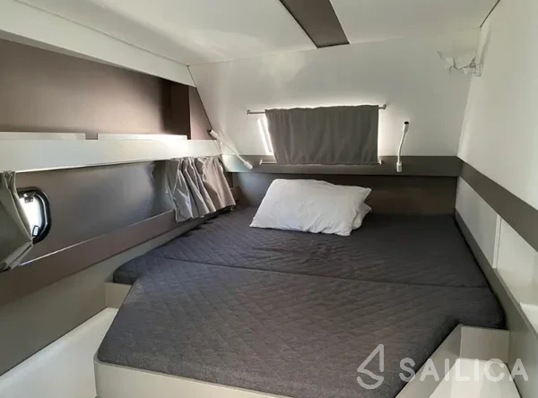 Bali 4.1 - Yacht Charter Sailica