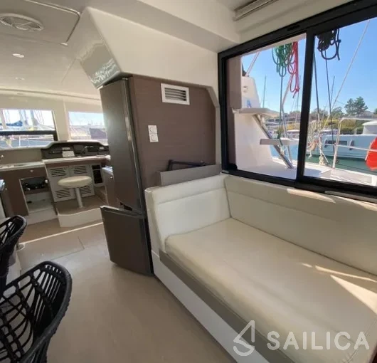 Bali 4.1 - Yacht Charter Sailica