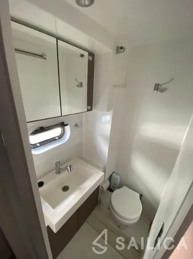 Bali 4.1 - Yacht Charter Sailica